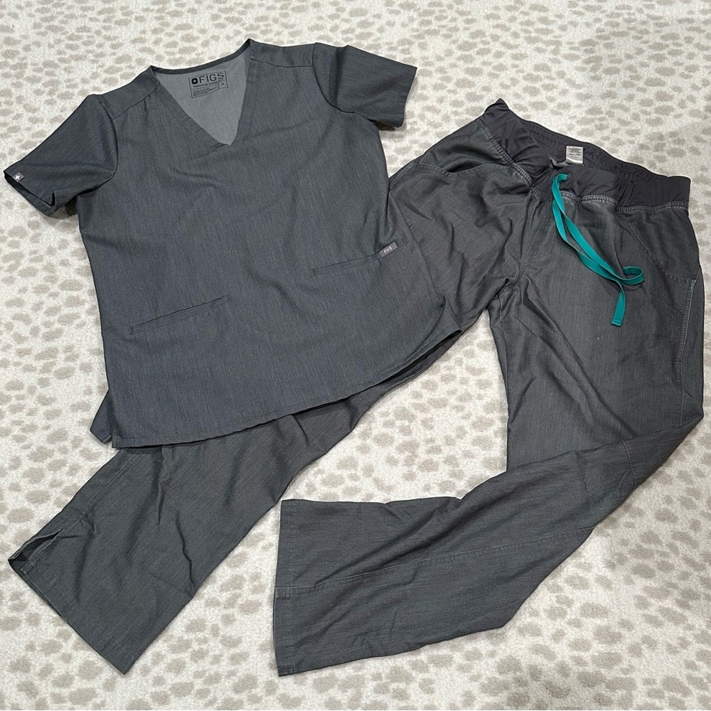 FIGS scrubs, gray